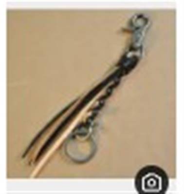 Porte clef lanière cuir tressées et mousqueton